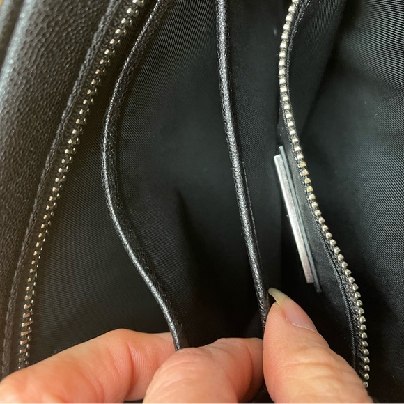 Tory Burch small black leather cross body bag with adjustable strap - Picture 11 of 12